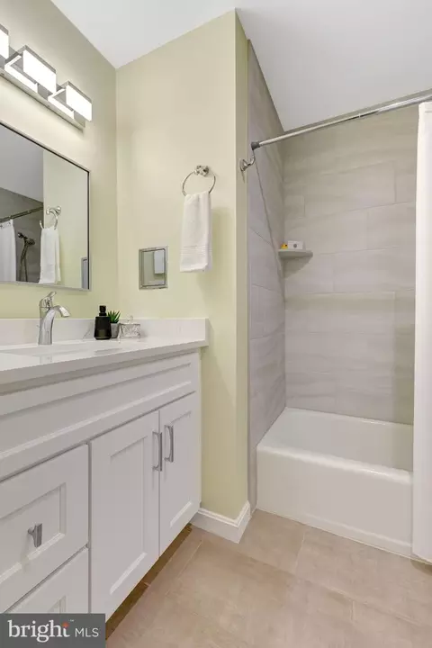 2120 Golf Course Dr, Reston, VA 20191 photo 36