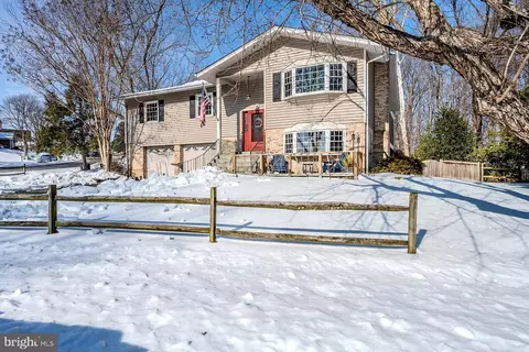 Exterior - 6112 Harmon Pl, Springfield, VA 22152 photo 2 of 7