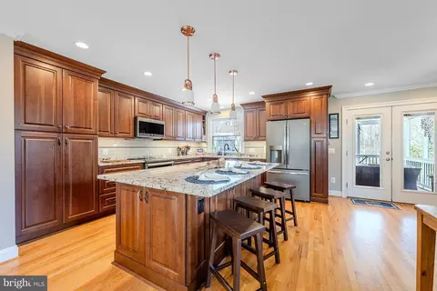 Kitchen - 6112 Harmon Pl, Springfield, VA 22152 photo 2 of 5