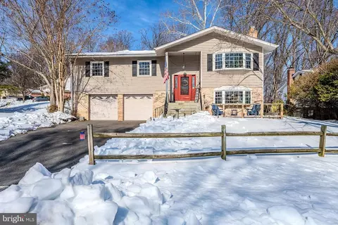 Exterior - 6112 Harmon Pl, Springfield, VA 22152 photo 1 of 7