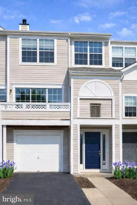 5111 Wyndham Rose Cv, Centreville, VA 20120