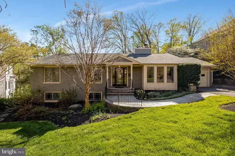 1432 Waggaman Cir, Mclean, VA 22101