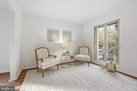 Living - 11002 Ring Rd, Reston, VA 20190 photo 4 of 11