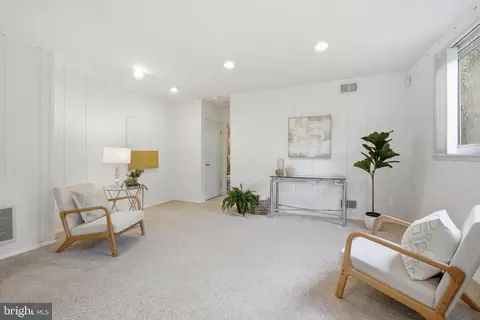 Living - 11002 Ring Rd, Reston, VA 20190 photo 10 of 11