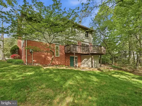 Exterior - 11002 Ring Rd, Reston, VA 20190 photo 4 of 8