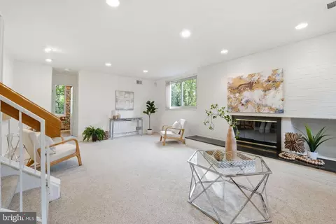 Living - 11002 Ring Rd, Reston, VA 20190 photo 9 of 11
