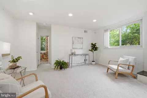 Living - 11002 Ring Rd, Reston, VA 20190 photo 11 of 11