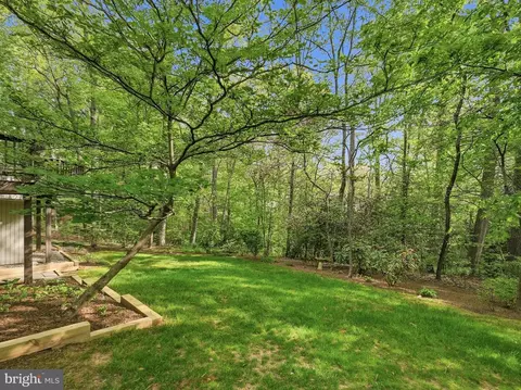 Exterior - 11002 Ring Rd, Reston, VA 20190 photo 5 of 8