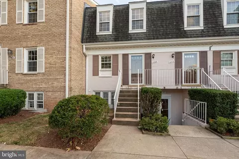 14369 Saguaro Pl, Centreville, VA 20121