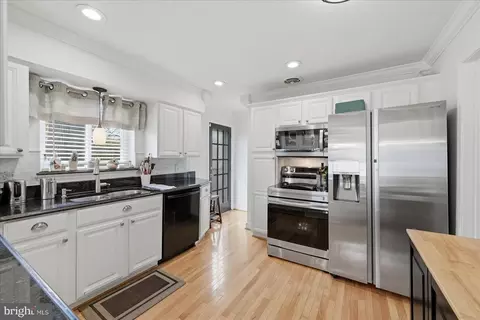 Kitchen - 6020 Amherst Ave, Springfield, VA 22150 photo 1 of 4