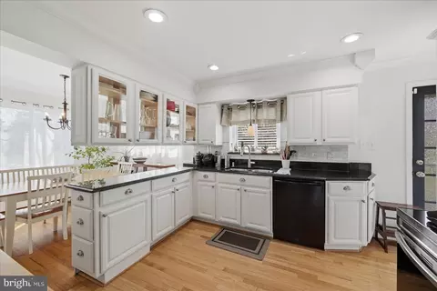 Kitchen - 6020 Amherst Ave, Springfield, VA 22150 photo 3 of 4