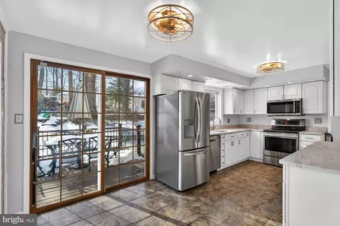 Kitchen - 8905 Side Saddle Rd, Springfield, VA 22152 photo 4 of 4