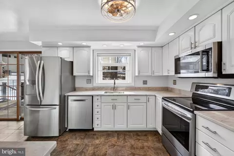 Kitchen - 8905 Side Saddle Rd, Springfield, VA 22152 photo 1 of 4