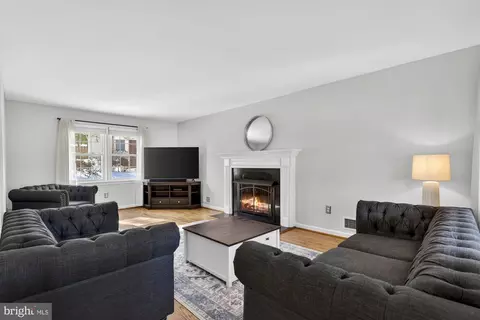 Living - 8905 Side Saddle Rd, Springfield, VA 22152 photo 1 of 1