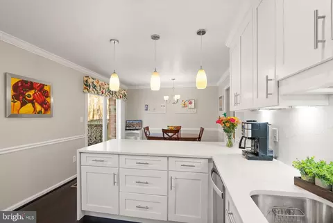 9660 Masterworks Dr, Vienna, VA 22181 photo 18