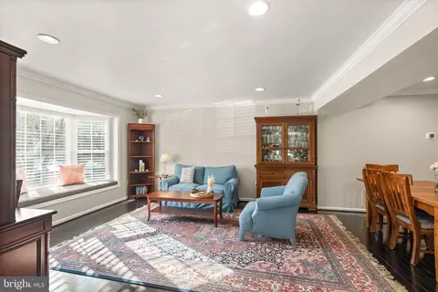 9660 Masterworks Dr, Vienna, VA 22181 photo 3