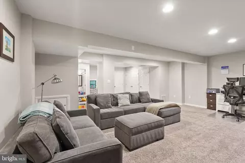 9660 Masterworks Dr, Vienna, VA 22181 photo 35