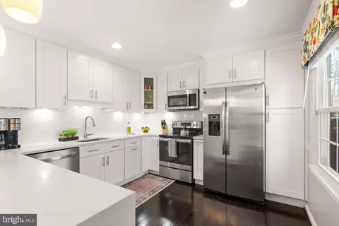 9660 Masterworks Dr, Vienna, VA 22181 photo 15