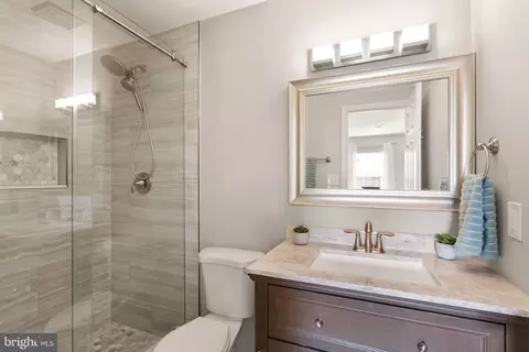9660 Masterworks Dr, Vienna, VA 22181 photo 27