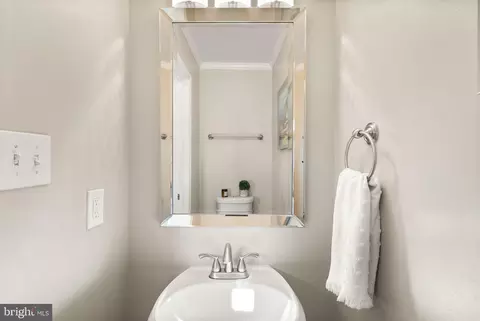 9660 Masterworks Dr, Vienna, VA 22181 photo 20