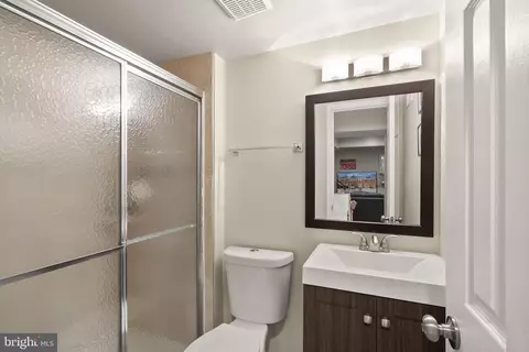 9660 Masterworks Dr, Vienna, VA 22181 photo 37