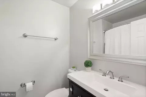9660 Masterworks Dr, Vienna, VA 22181 photo 31