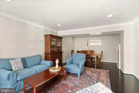 9660 Masterworks Dr, Vienna, VA 22181 photo 4