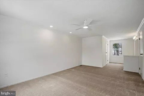 Living - 5711 Heming Ave, Springfield, VA 22151 photo 7 of 7