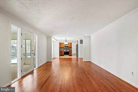 Living - 5711 Heming Ave, Springfield, VA 22151 photo 5 of 7