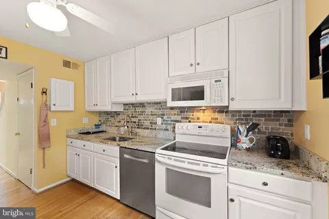 7719 Durer Ct, Springfield, VA 22153 photo 16
