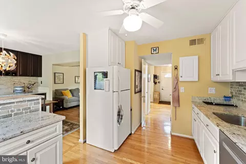 7719 Durer Ct, Springfield, VA 22153 photo 15