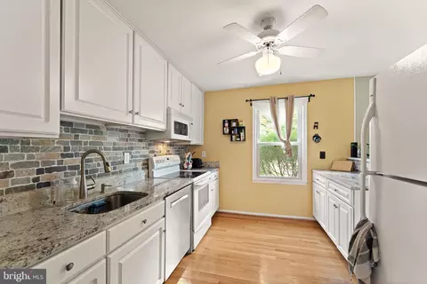 7719 Durer Ct, Springfield, VA 22153 photo 17