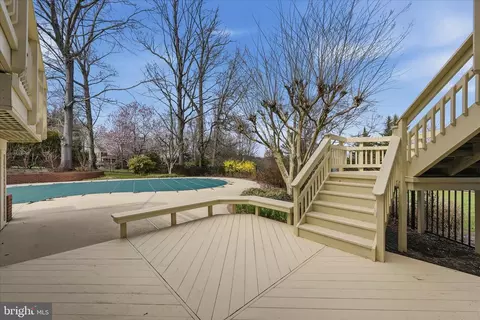 Exterior - 1234 Tottenham Ct, Reston, VA 20194 photo 6 of 13