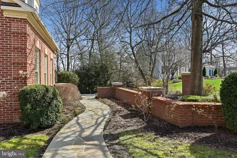 Exterior - 1234 Tottenham Ct, Reston, VA 20194 photo 3 of 13