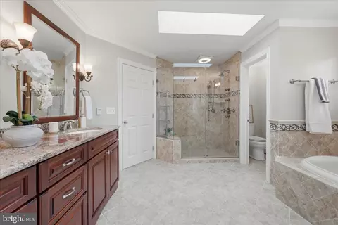 Bath - 1234 Tottenham Ct, Reston, VA 20194 photo 3 of 5