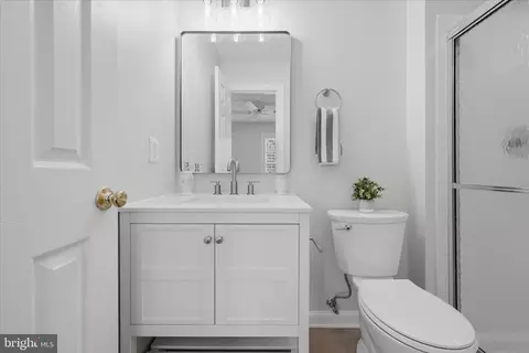 Bath - 1234 Tottenham Ct, Reston, VA 20194 photo 2 of 5