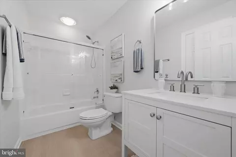 Bath - 1234 Tottenham Ct, Reston, VA 20194 photo 1 of 5