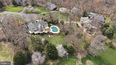 View/Area - 1234 Tottenham Ct, Reston, VA 20194 photo 5 of 8