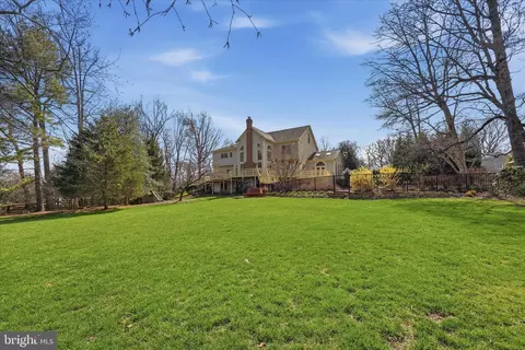 Exterior - 1234 Tottenham Ct, Reston, VA 20194 photo 11 of 13