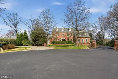 Exterior - 1234 Tottenham Ct, Reston, VA 20194 photo 2 of 13