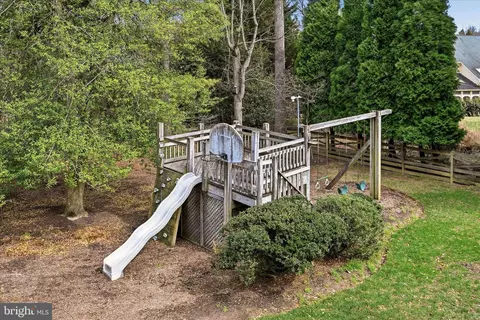 Exterior - 1234 Tottenham Ct, Reston, VA 20194 photo 10 of 13
