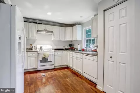 Kitchen - 6613 Elder Ave, Springfield, VA 22150 photo 2 of 3