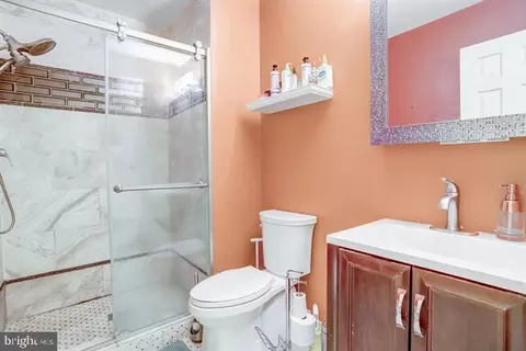 Bath - 6613 Elder Ave, Springfield, VA 22150 photo 2 of 4