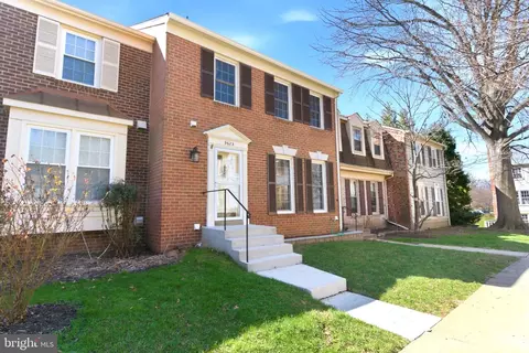 9623 Scotch Haven Dr, Vienna, VA 22181