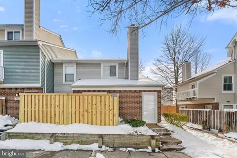 4375 Pembrook Village Dr #62, Alexandria, VA 22309