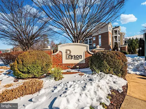 12957 Centre Park Cir #212, Herndon, VA 20171