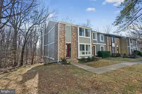 6077 Hollow Hill Ln, Springfield, VA 22152
