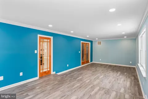 Living - 11310 Handlebar Rd, Reston, VA 20191 photo 4 of 10