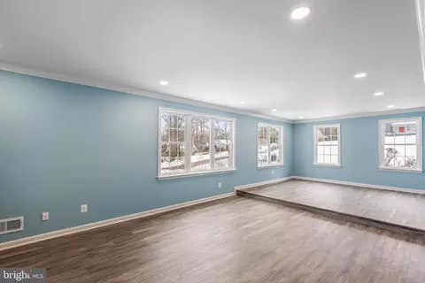 Living - 11310 Handlebar Rd, Reston, VA 20191 photo 6 of 10