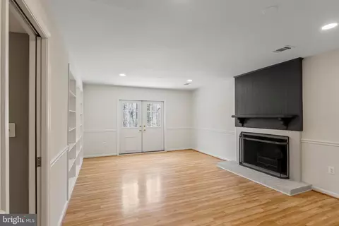 Living - 11310 Handlebar Rd, Reston, VA 20191 photo 8 of 10